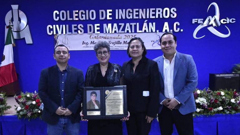 Mariana Trujillo Maldonado recibió el Premio “Humberto Romero y Navarro” otorgado por el Colegio de Ingenieros Civiles de Mazatlán.