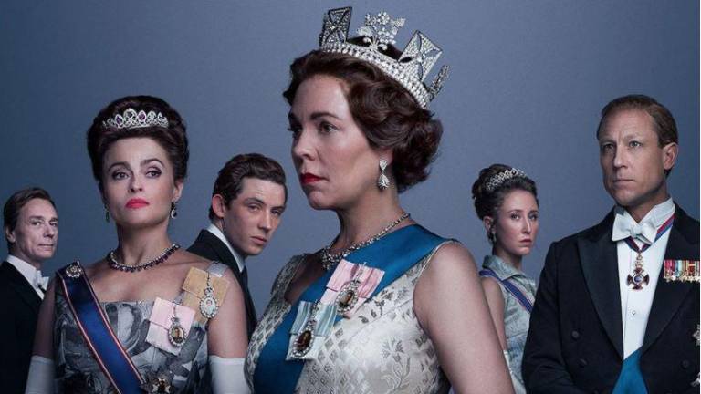 El elenco de The Crown se enlaza desde Londres para recibir los premios