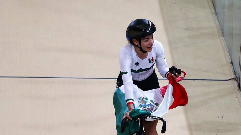 Luz Daniela Gaxiola ganó oro y plata en ciclismo de pista.