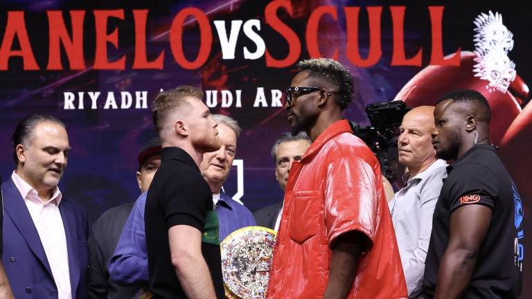 Canelo y William Scull se ven las caras.