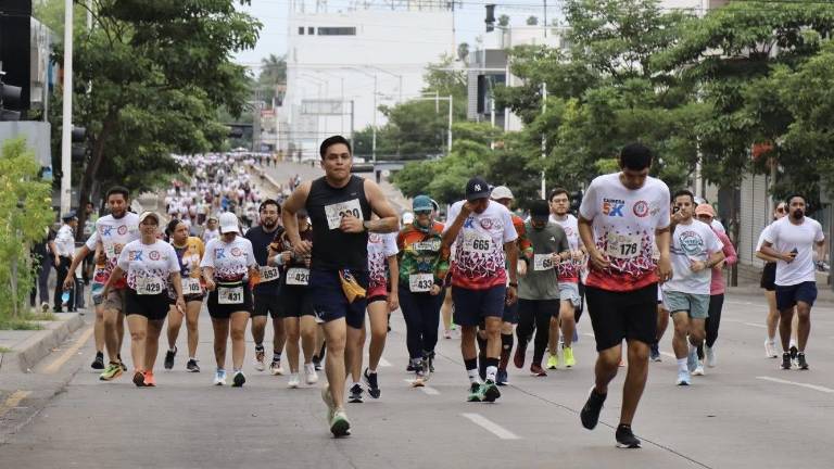 El Hospital Civil de Culiacán celebró la segunda edición de su carrera pedestre.
