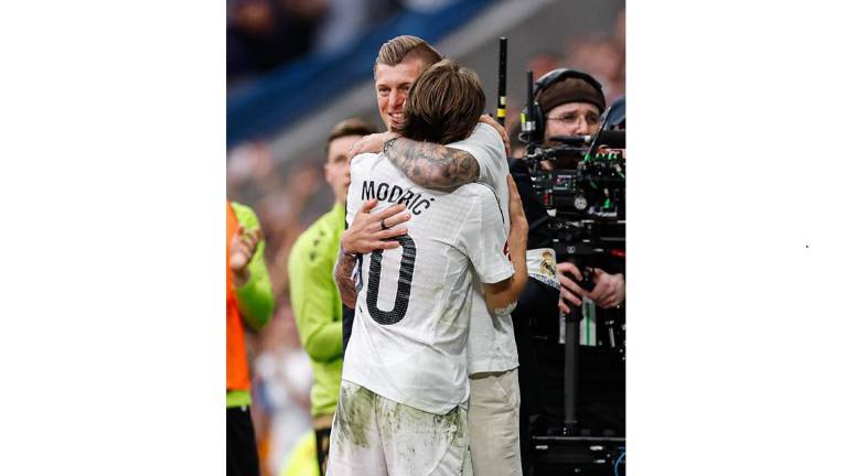 El abrazo entre Kroos y Modric quedará en la memoria del madridismo.