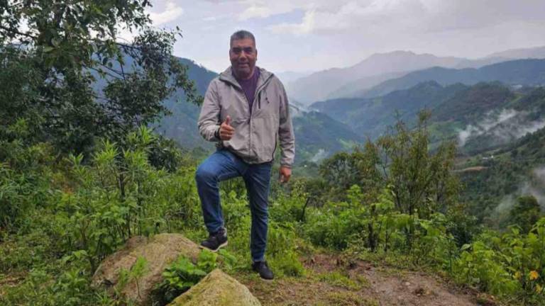Rojas Ramírez fue herido de tres impactos de bala, uno en el tórax y dos en el abdomen, al resistirse a un asalto por un grupo de hombres armados, cuando circulaba sobre la Autopista del Sol.