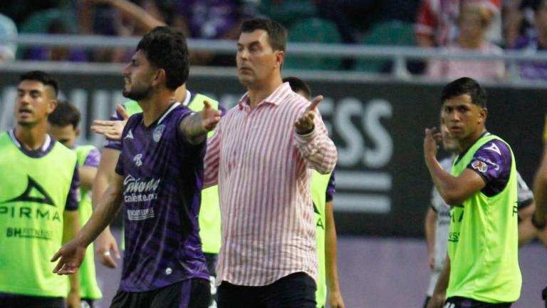 Ismael Rescalvo dice que la expulsión de Luis Amarilla cambió el desarrollo del juego.
