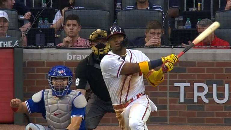 Ronald Acuña Jr. no ha podido tener acción con los Bravos de Atlanta.