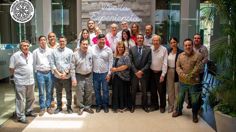 Integrantes de la Fundación Dr. Enrique Peña Gutiérrez dieron a conocer los ganadores del premio.