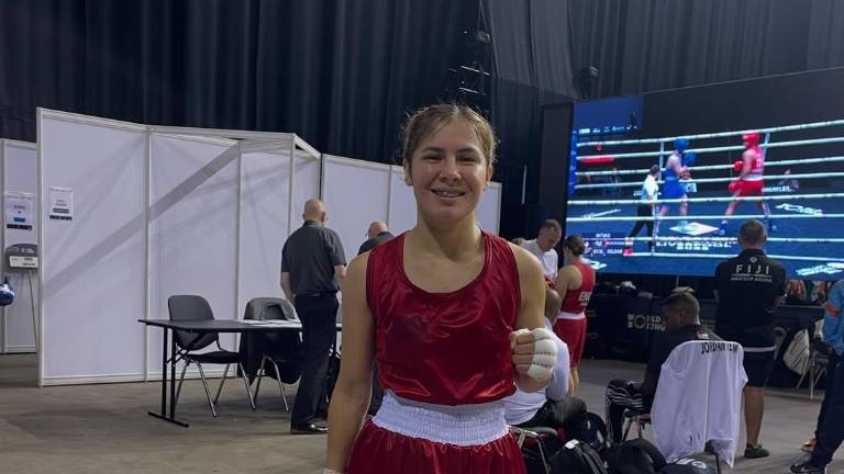 Esmeralda Patiño avanza a octavos en el Mundial de Boxeo Liverpool 2025 tras vencer a la italiana Lucia Ayari.
