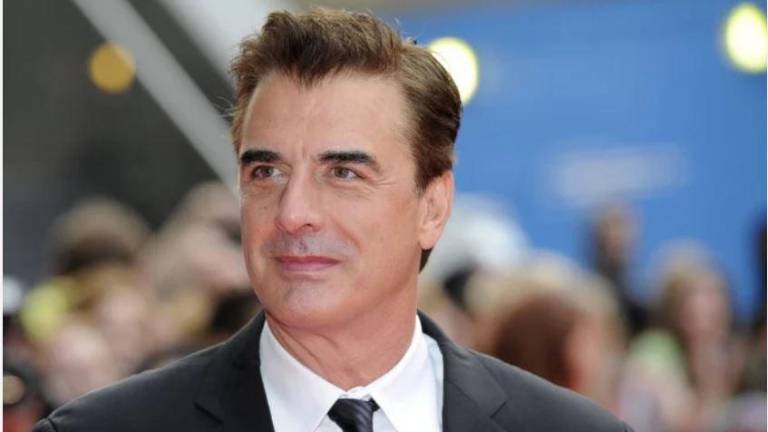 Chris Noth está de regresos a los escenarios.