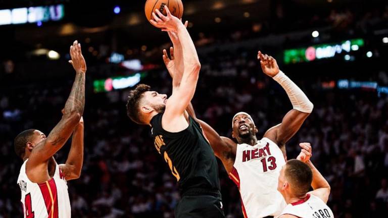 Cavaliers está a un juego de barrer en la serie.