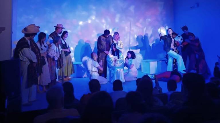 Alumnos de la Escuela de Teatro del Centro Municipal de Artes dieron vida a una divertidísima ‘Pastorela Mexicana’.