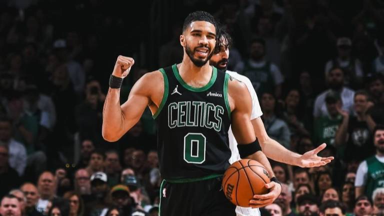 Jayson Tatum fue el mejor anotador en la paliza de los Celtics que los mandó a las semifinales del Este.