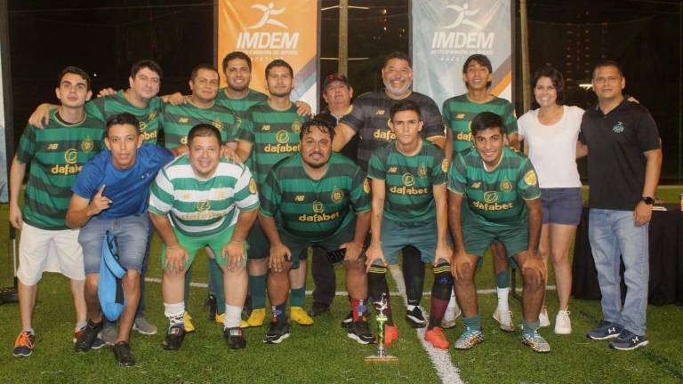 Los diferentes equipos fueron premiados.