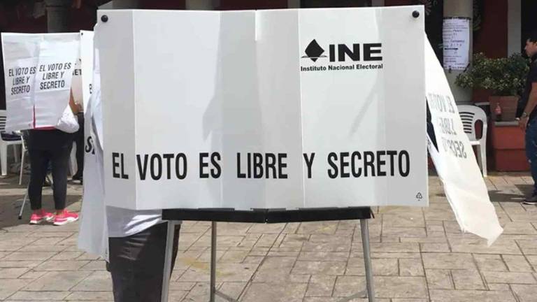 A pesar de las impugnaciones del Congreso, los aspirantes cuestionados seguirán en las boletas de la elección judicial del 1 de junio, confirmó el INE.