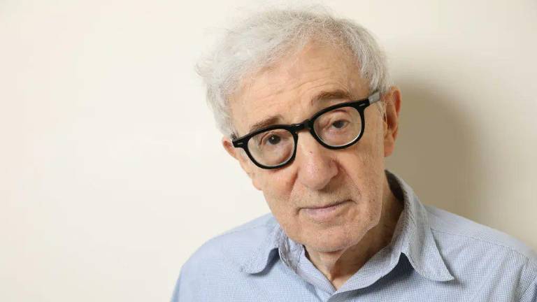 Esta incursión en la narrativa promete expandir su legado creativo a una nueva dimensión.