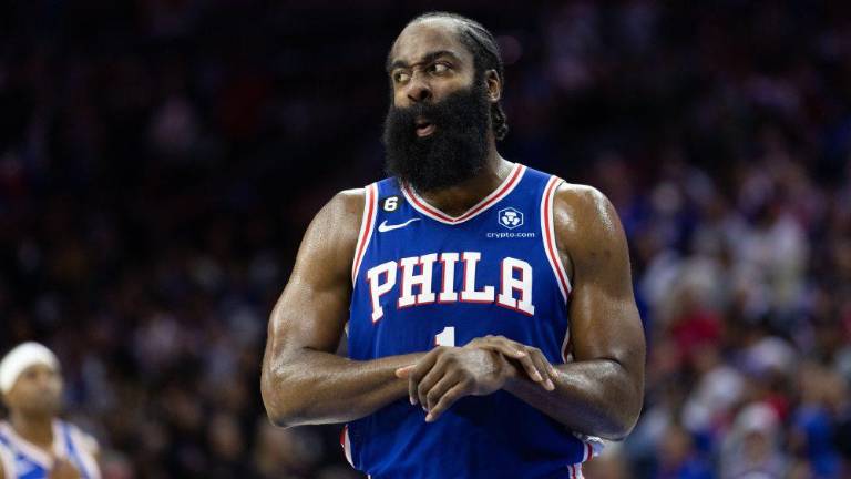 James Harden fue clave para que los Sixers consiguieran su primera victoria de la temporada.