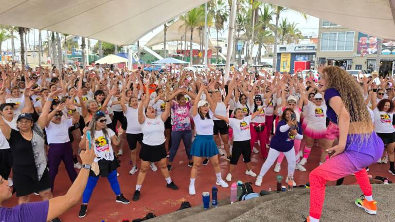 La velaria de Playa Norte fue la sede del Zumbathon.