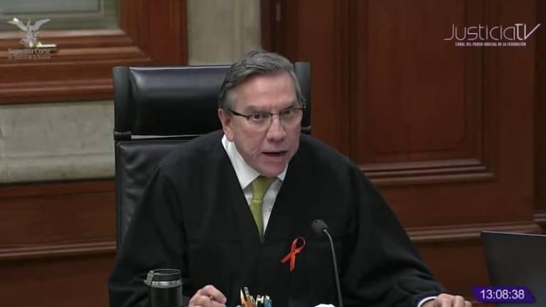 El ministro Javier Laynez dijo que no está impedido de conocer la acción de inconstitucionalidad promovida por senadores del PAN, PRI y PRD, contra la extinción de 13 fideicomisos del Poder Judicial de la Federación.