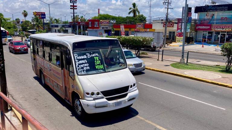 De acuerdo al registro que tiene la delegación, hay casi 600 permisos de transporte urbano, de los cuales del 80 a 90 por ciento están activos y el resto que no circulan se debe a fallas técnicas.