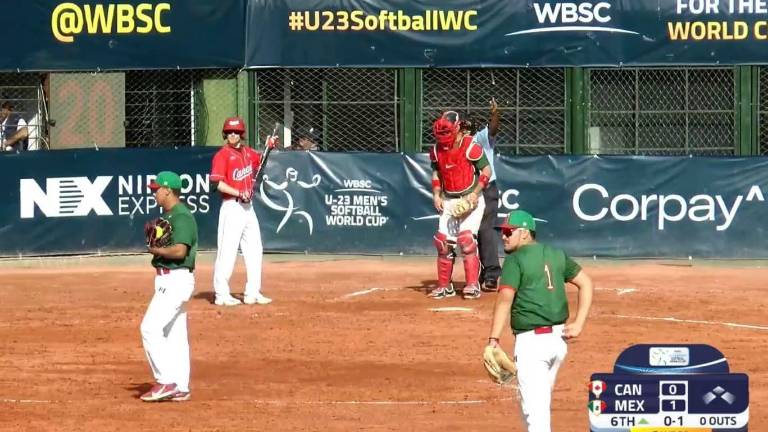México gana vital juego a Canadá.