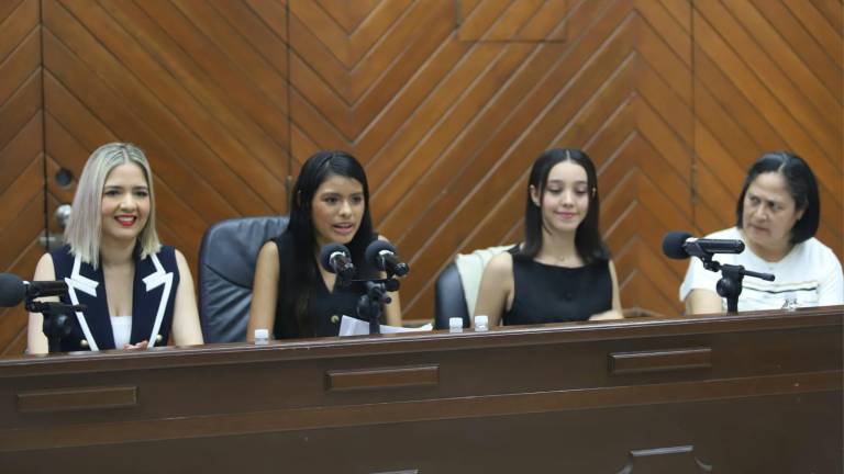Haliz Zareth Mayorquín Rojo e Itzel Guadalupe Rodríguez Osuna rindieron protesta como Presidenta y Síndica Procuradora respectivamente.