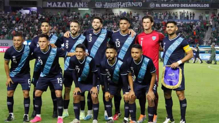 El once inicial de Guatemala.