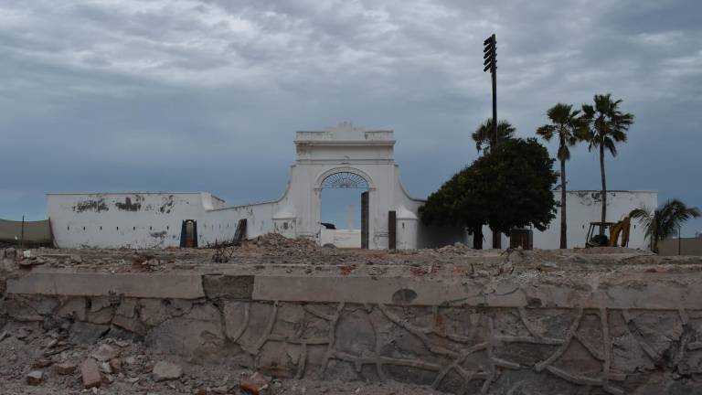 El 12 de octubre de 2023 inició la demolición de la Casa del Marino, edificio de más de 70 años de antigüedad en el Paseo Claussen.