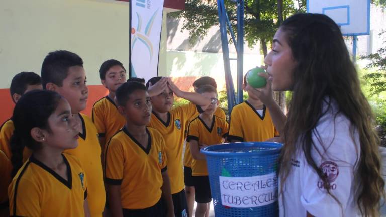 Más de 200 niños de la Primaria Ford 31 tomaron parte en el programa.