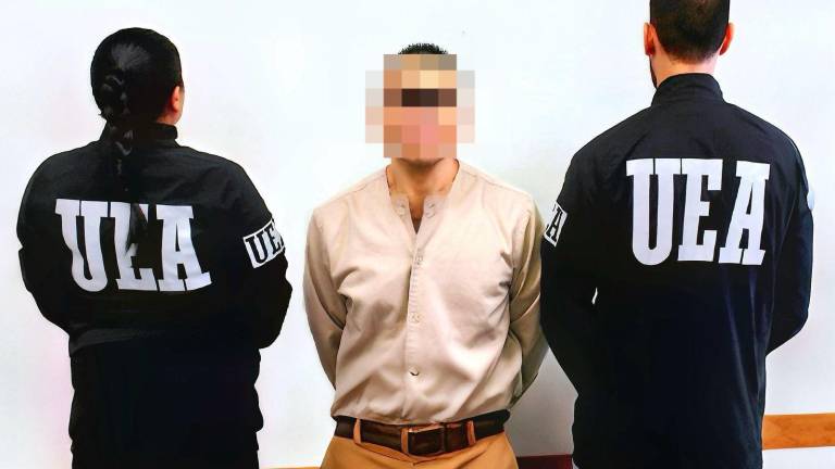 Elementos de la UEA cumplimentaron tres órdenes de aprehensión contra Héctor Fernando “N”, en el municipio de Ramos Arizpe, Coahuila.