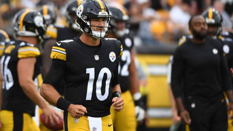 Mitchell Trubisky se perfila para ser el mariscal de campo de los Steelers de Pittsburgh.