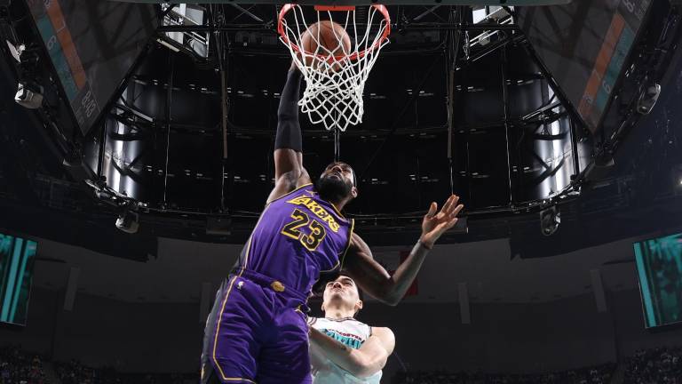 LeBron James deberá recuperarse unas cinco semanas.