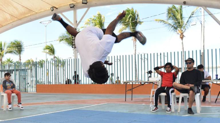 Los participantes muestran su destreza para el free style.