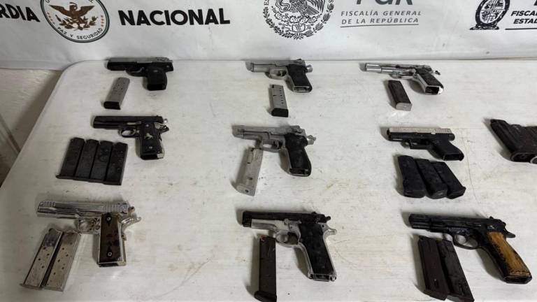 Tras una balacera entre internos, autoridades localizaron nueve armas de fuego y cargadores en el Centro Penitenciario de Aguaruto.