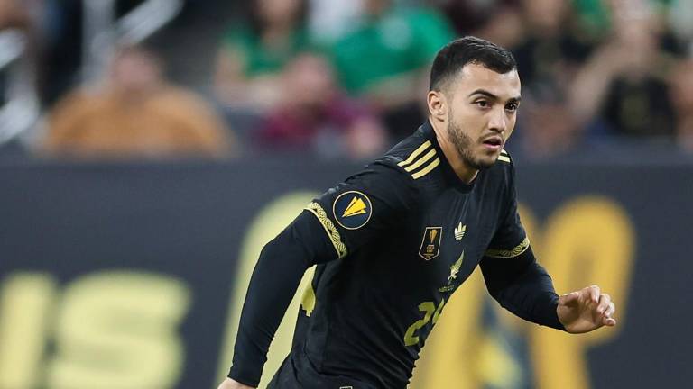 Luis Chávez causa baja de la Selección Nacional de México por lesión.