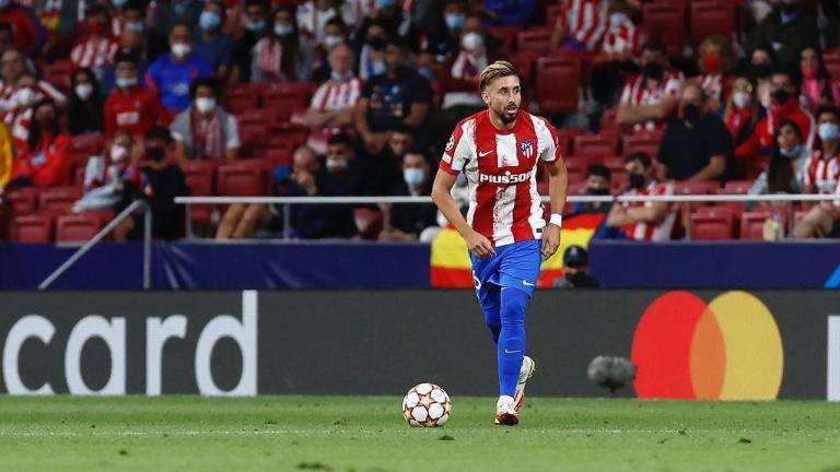 Héctor Herrera entró de cambio.