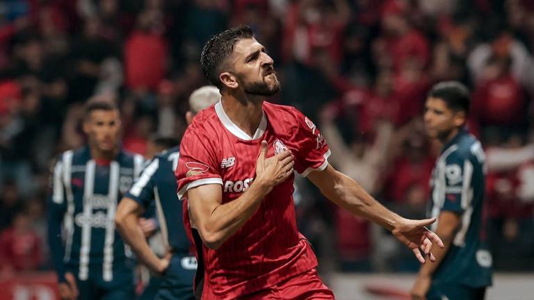 Paulinho celebra el gol que metió al Toluca a las semifinales del Clausura 2025.