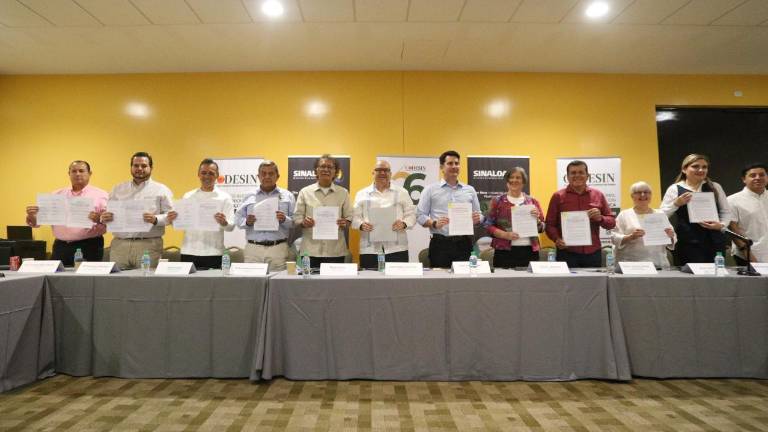 Firma de la Carta de Intención entre funcionarios de Sinaloa y el Puerto de Long Beach, California.