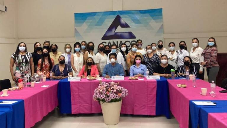 El Presidente Municipal electo de Guasave, Martín Ahumada Quintero, sostuvo un encuentro con mujeres del municipio.