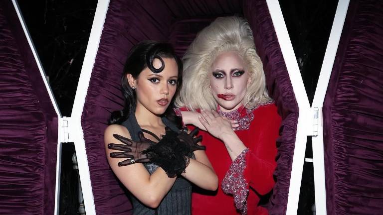Jenna Ortega y Lady Gaga en el evento TUDUM, de Netflix.