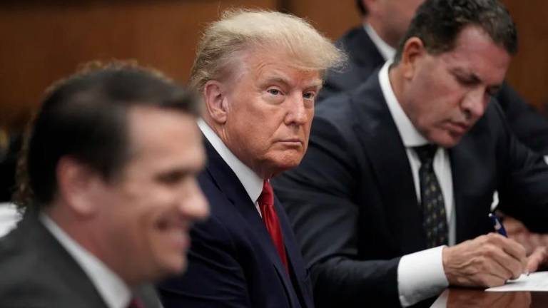 Donald Trump se presentó ante el juez del tribunal neoyorquino de Manhattan, Juan Manuel Merchan, poco después de haberse entregado a la Fiscalía.