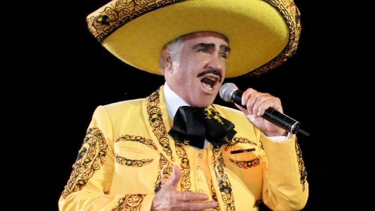 Vicente Fernández Jr. comparte que la salud de su padre va mejorando.
