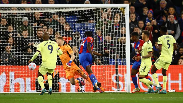 Arsenal tuvo un sorpresivo revés ante Crystal Palace, que lo saca de los puestos de Champions League.