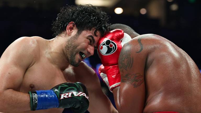Gilberto “Zurdo” Ramírez derrotó a Dorticós para retener sus títulos Crucero.