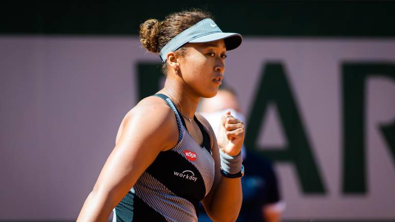 Naomi Osaka arranca en París con triunfo.