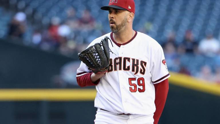 Óliver Pérez no seguirá más con los Diamondbacks de Arizona.