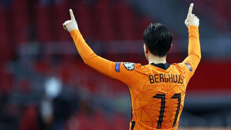 Steven Berghuis abrió el marcador.