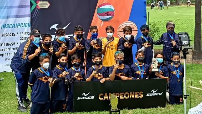 El futbol infantil y juvenil fue el primero en reabrir.