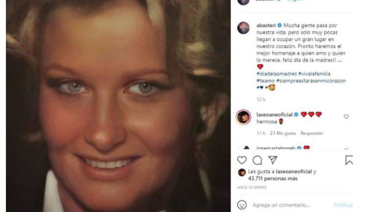El hermano de Luis Miguel publica foto inédita de su mamá.