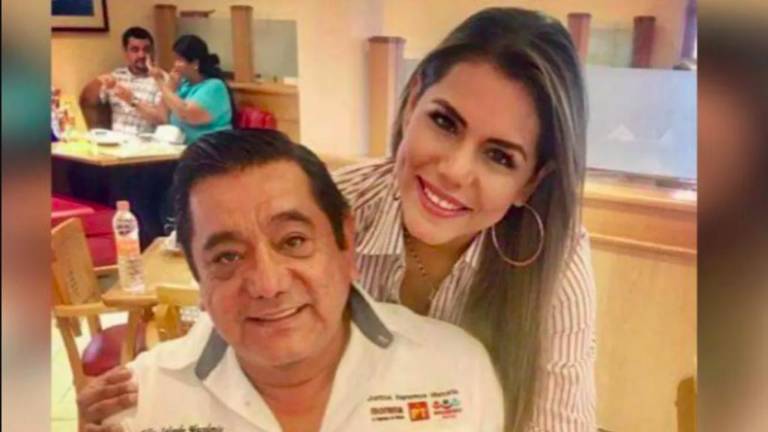 Evelin Salgado y su padre, Félix Salgado Macedonio, senador con licencia.