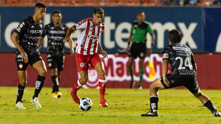 Necaxa se impone por marcador de 2-0.