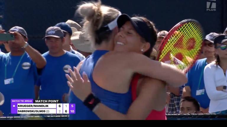 Giuliana Olmos y Gabriela Dabrowski se instalan en semifinales.